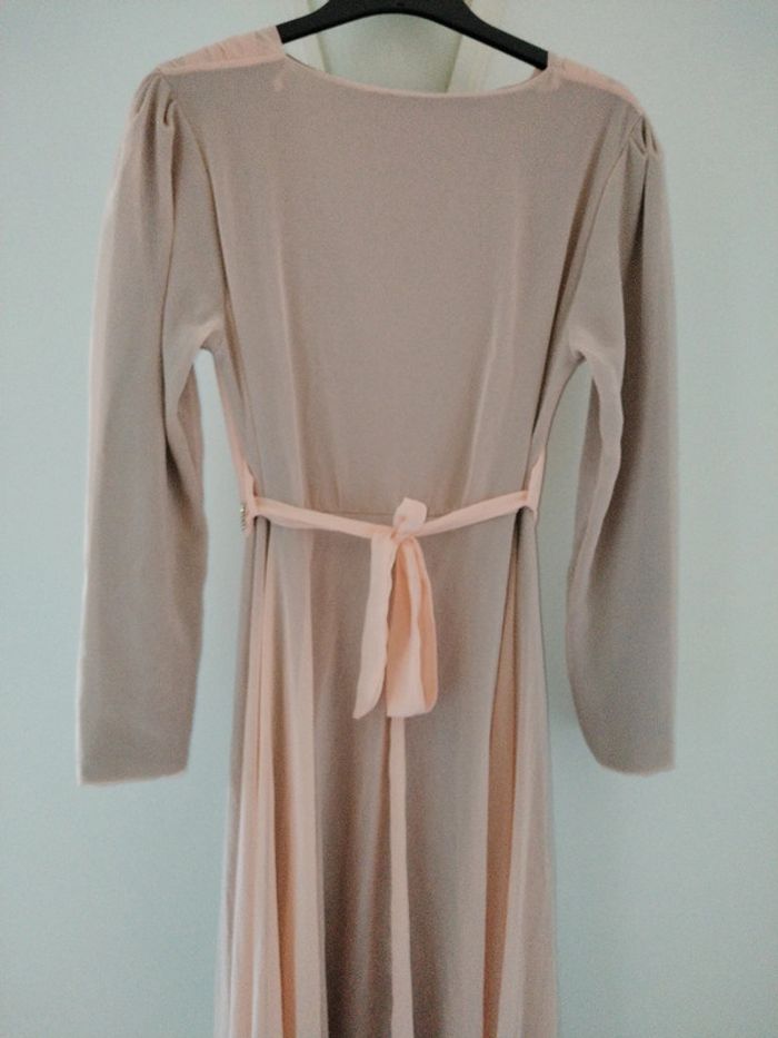 Robe de soirée longue avec ceinture à nouer rose - photo numéro 5