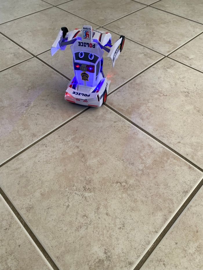 Voiture police robot ce déplie avec musique - photo numéro 2