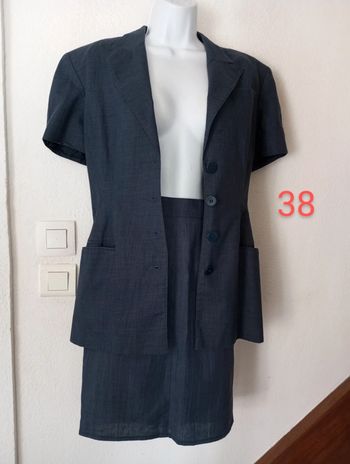 Tailleur manches courtes femme.38..
