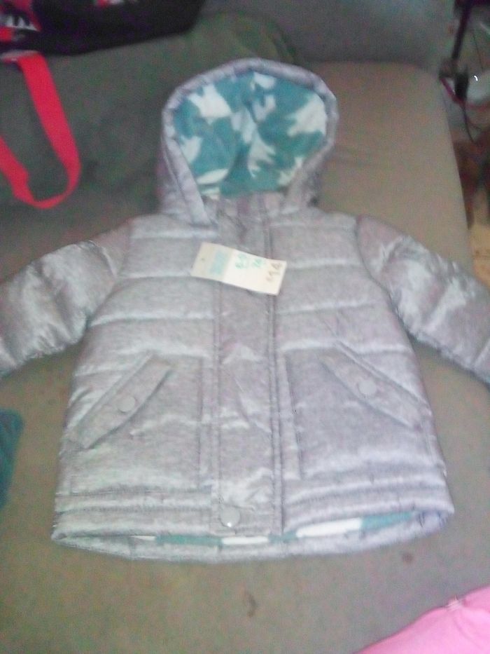 Manteau 6-9 je vend un manteau taille 74