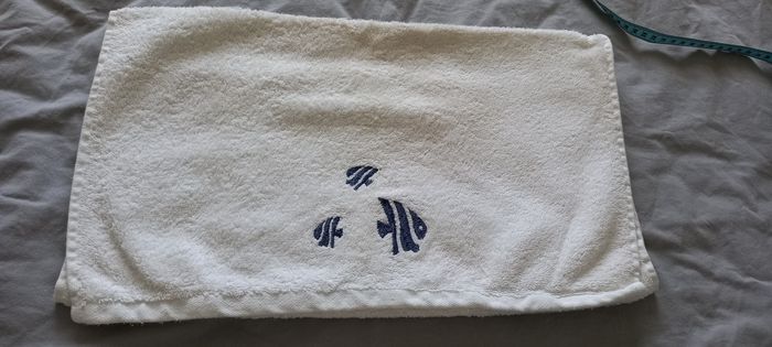 Serviette toilette motif poissons