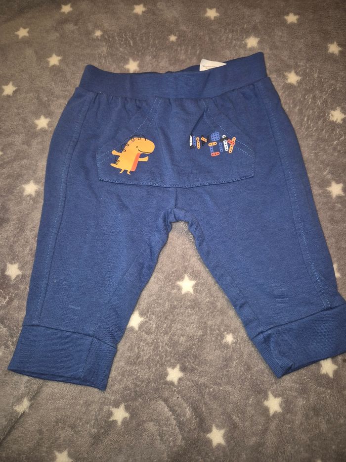 Lot pantalons 6 mois - photo numéro 4