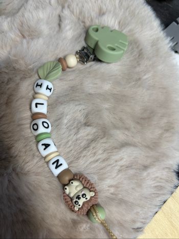 Attache tétine hérisson