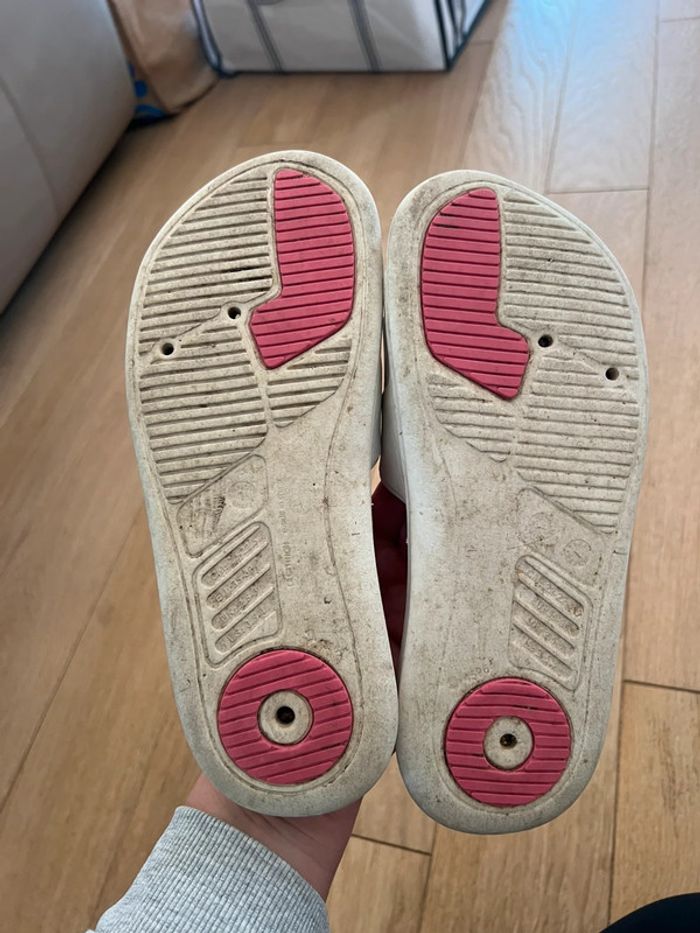 Claquette/ sandale piscine enfant 35/36 blanc bon état nabaiji décathlon - photo numéro 3