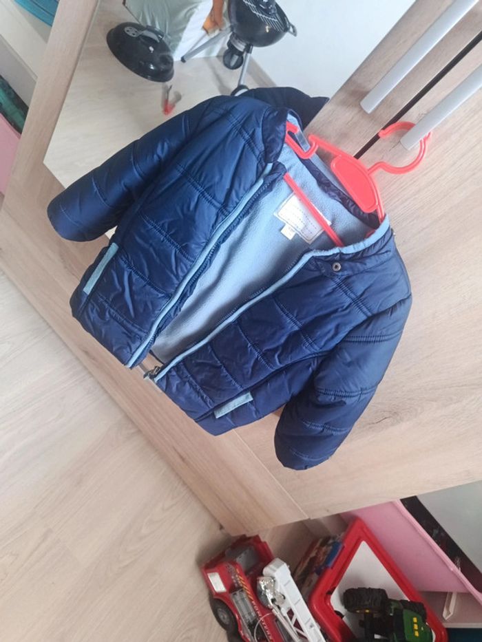 Doudoune avec capuche 3 ans - photo numéro 4