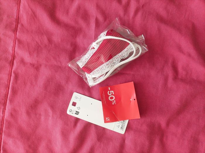 String neuf rouge - photo numéro 4