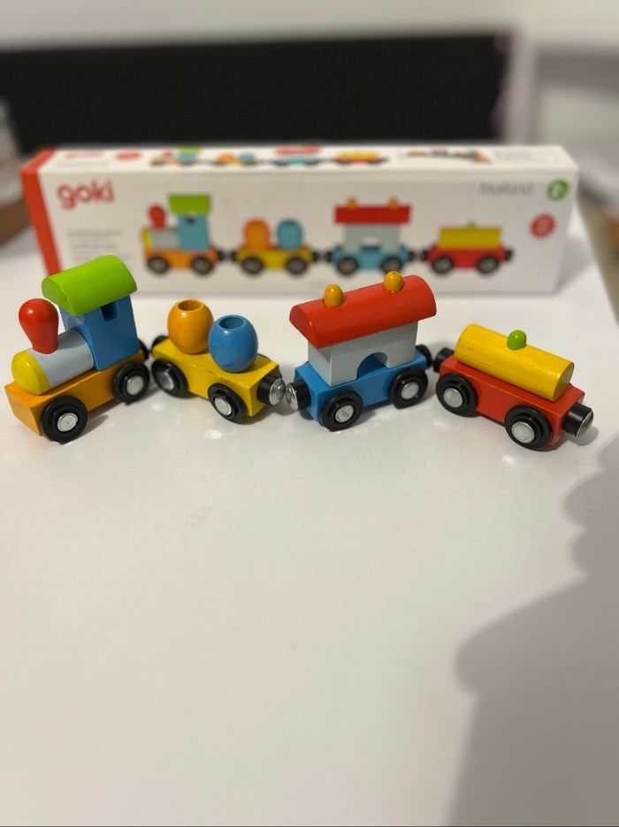 Petit train en bois - photo numéro 2