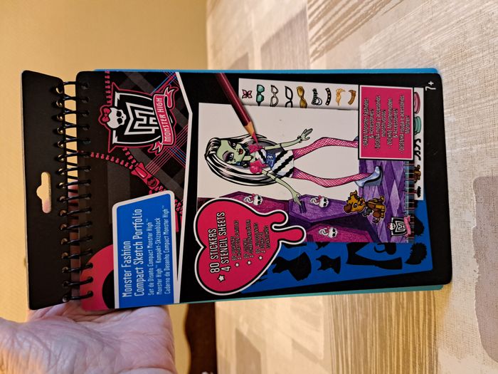 Monster High - Bloc croquis de mode avec pochoirs - photo numéro 7