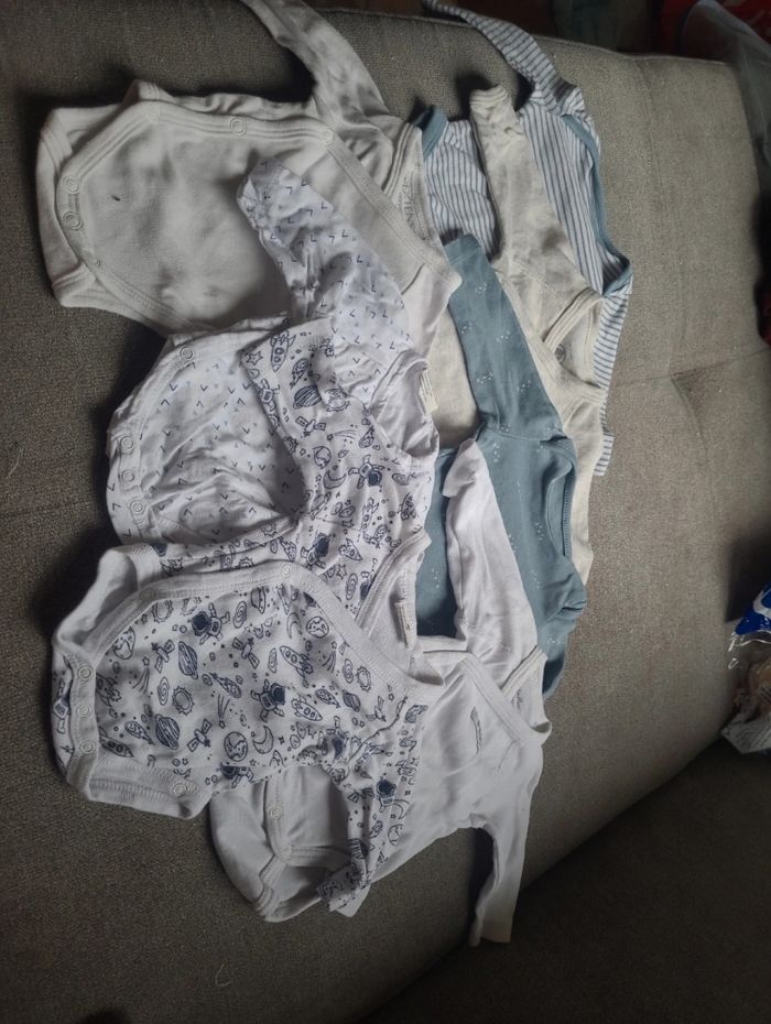 Lot bodies et pyjama garcon