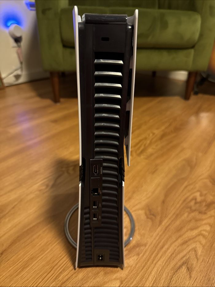 Sony PlayStation 5 Pro 2TB Disc-Free Console - photo numéro 4