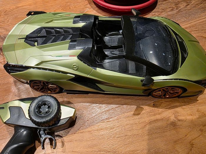 Lamborghini radio commandée - photo numéro 6