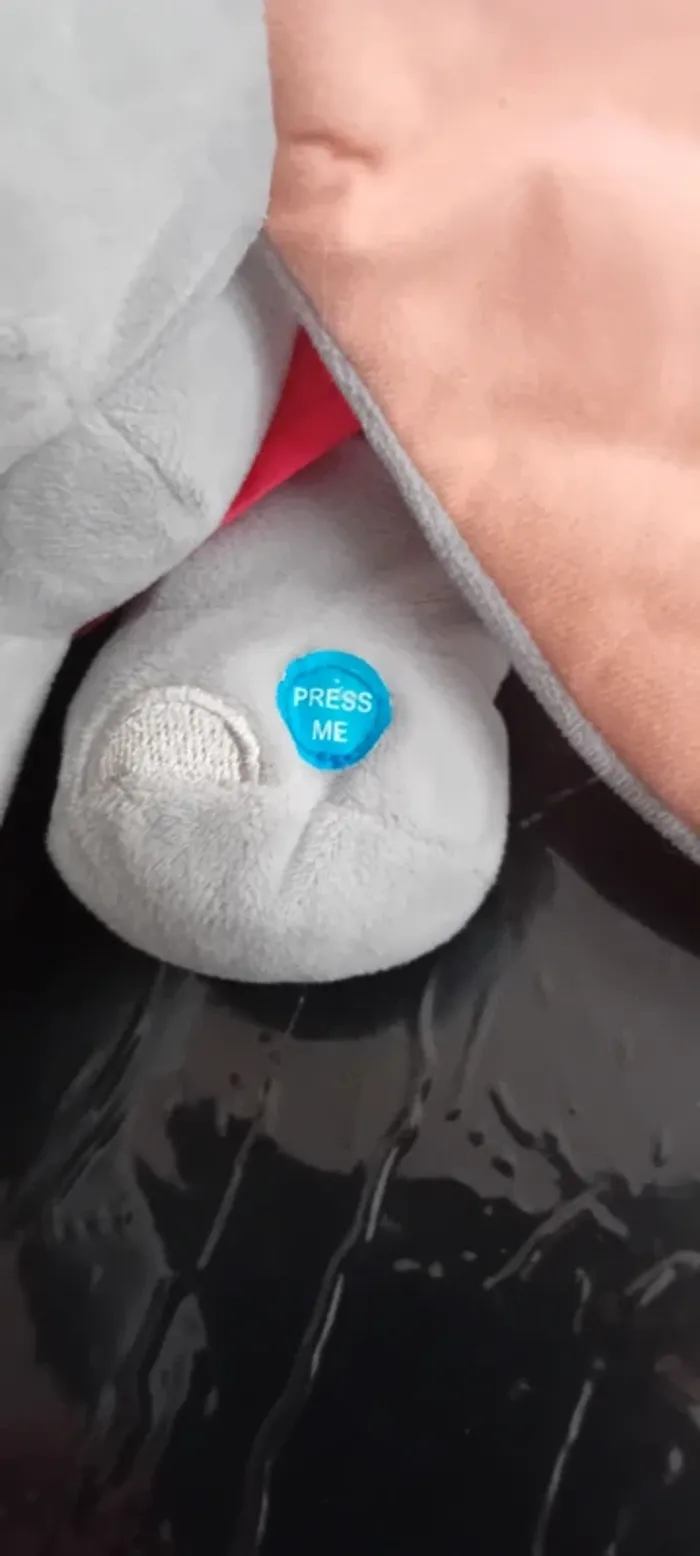 Superbe peluche dumbo couché en très bon état - photo numéro 4