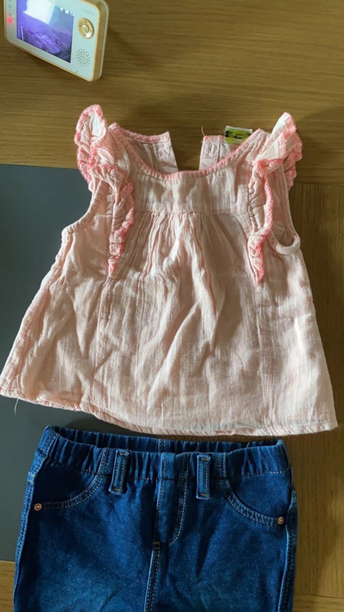 Tee shirt et jeans 18 mois - photo numéro 2