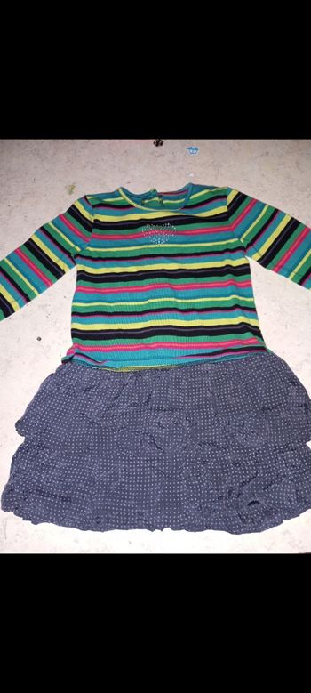 Robe miniman  3 ans des strass sont partis