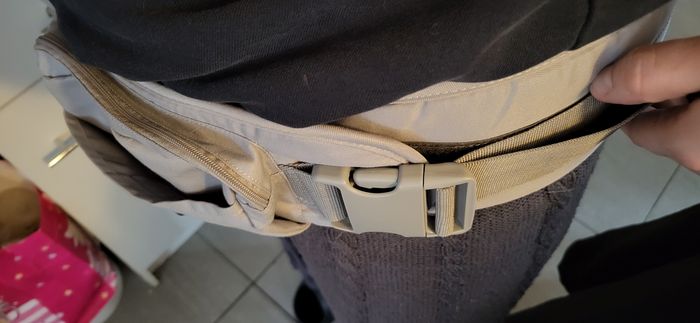 Porte bebe position assie - photo numéro 4