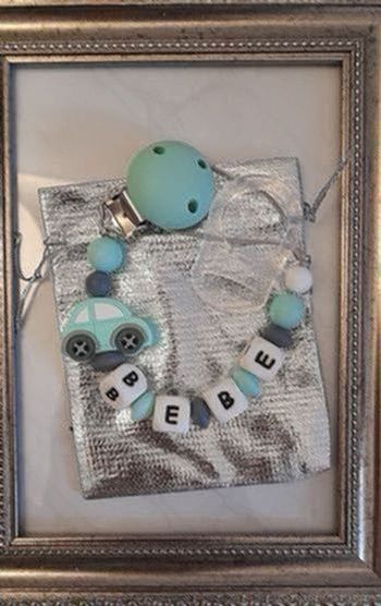 Attache tétine personnalisé avec adaptateur et pochette cadeau