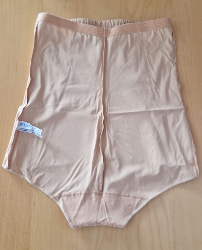 Culotte gainante - T. XXL - Neuve - photo numéro 4