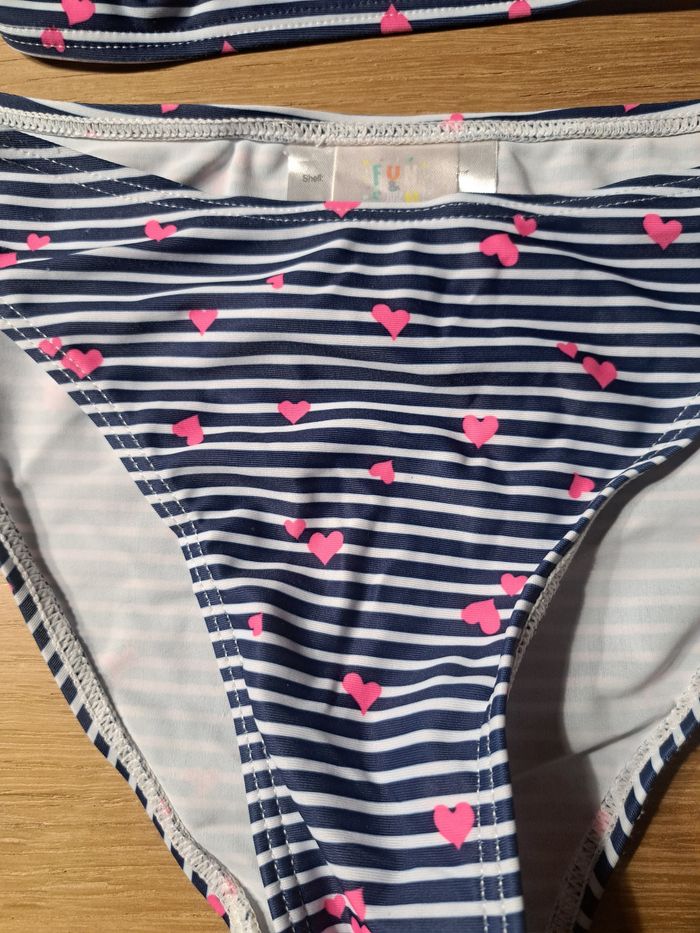 Maillot de bain 2 pièces 9/10 ans - photo numéro 2