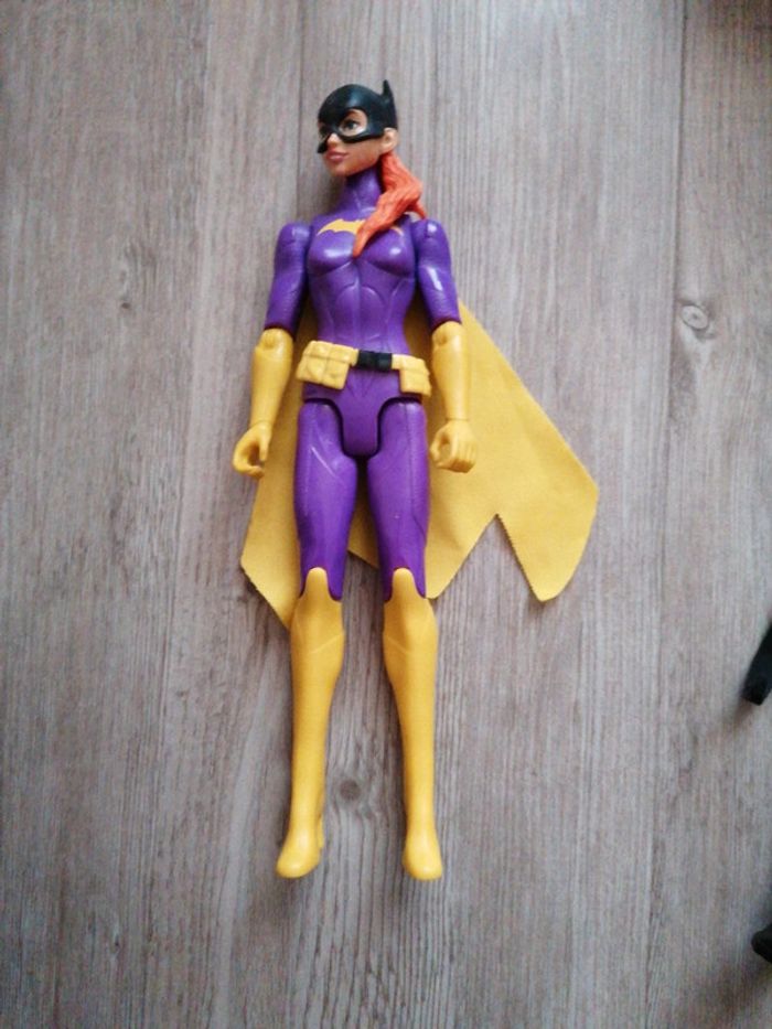 Voiture et figurines Batman - photo numéro 2