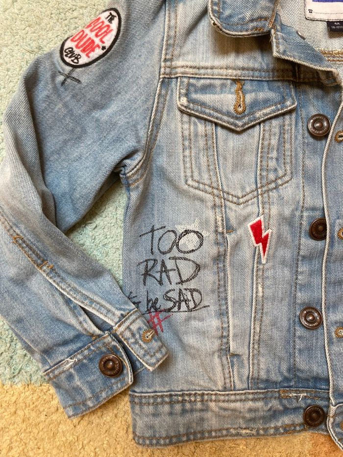 Vestes en jean  - Garçon 👦 - 4 ans - TBE - photo numéro 2
