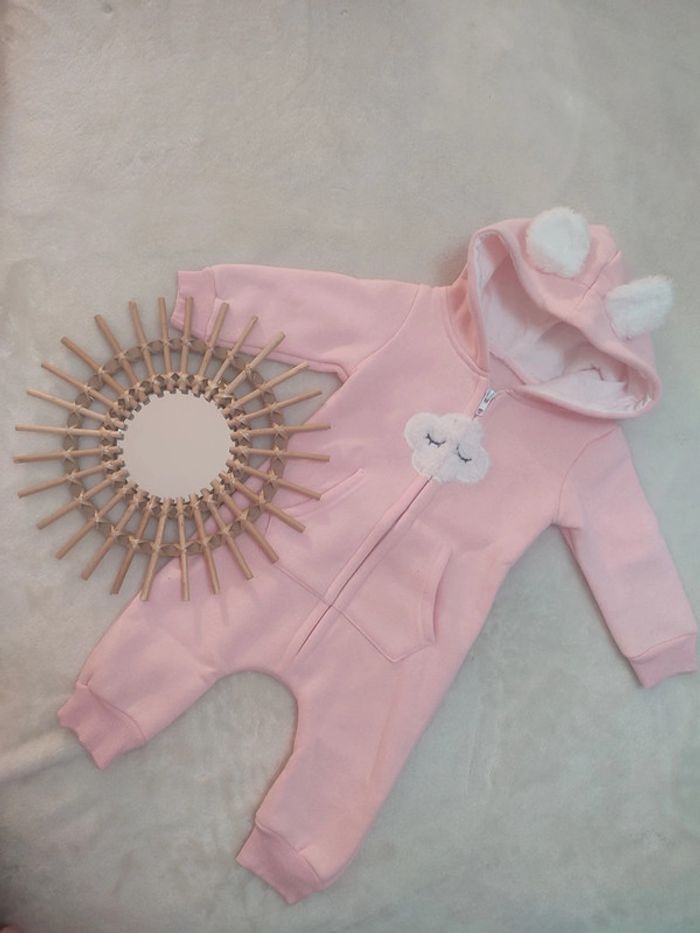 Combinaison fille chaude - photo numéro 3