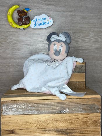 DY172 doudou Minnie Disney