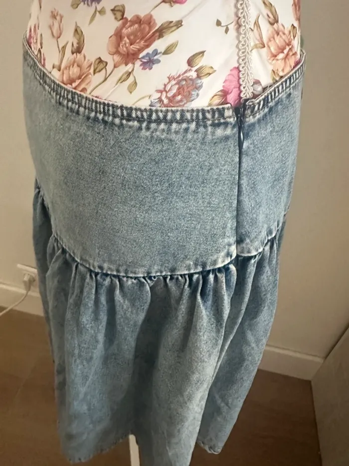 Jupe en jeans taille haute patineuse à l’ancienne - photo numéro 3