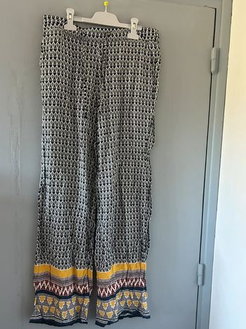 Joli pantalon fluide léger à motifs • Camaïeu • Taille 40
