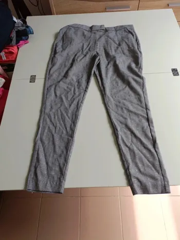 Pantalon magnifique Kiabi taille 46 noir gris pailleté