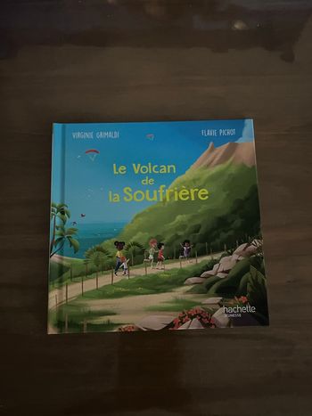 Livre Mc Do 2023  Le Volcan de la Soufrière Hachette Jeunesse