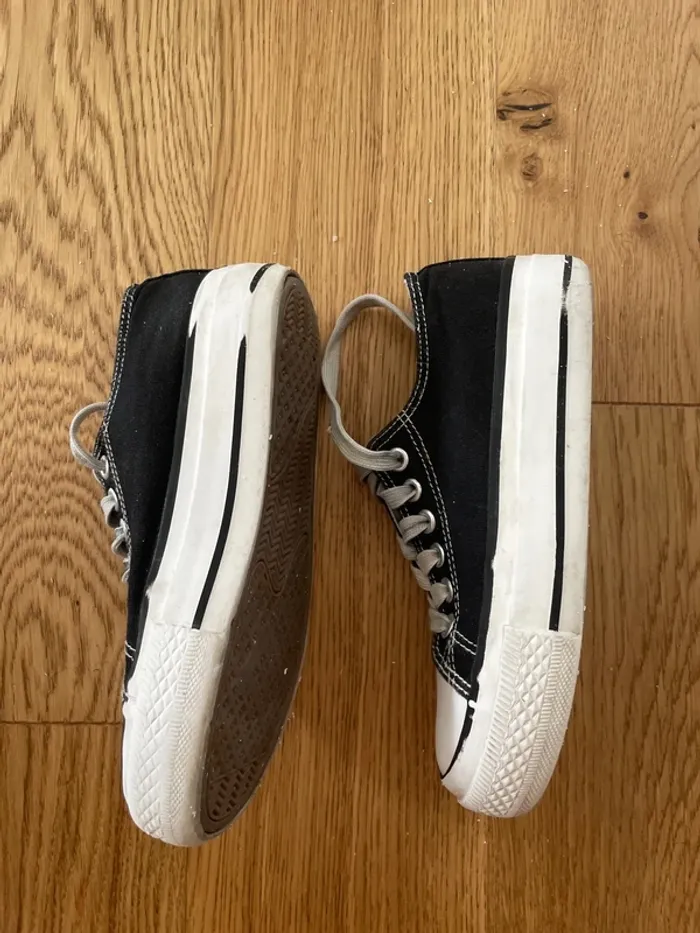 Baskets Campus taille 31 - photo numéro 3