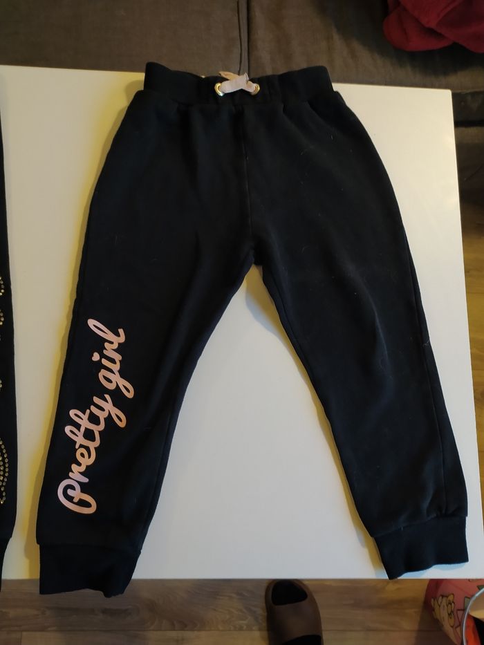 Lot 2 pantalons jogging 8 ans TBE - photo numéro 2