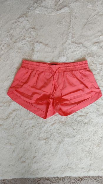 Mini short taille basse rose tissu léger