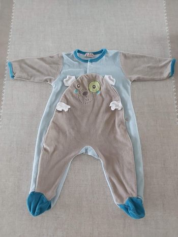 Pyjama en velour bleu et ours brun taille 6 mois