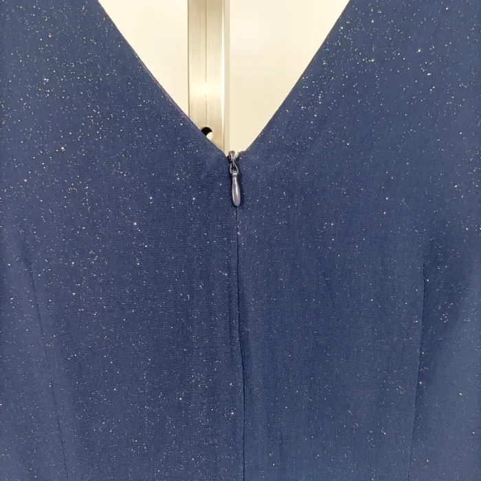 Robe bleu nuit Camaïeu taille 38 coupe fluide avec paillettes, décolleté V dos et devant A1232 - photo numéro 9