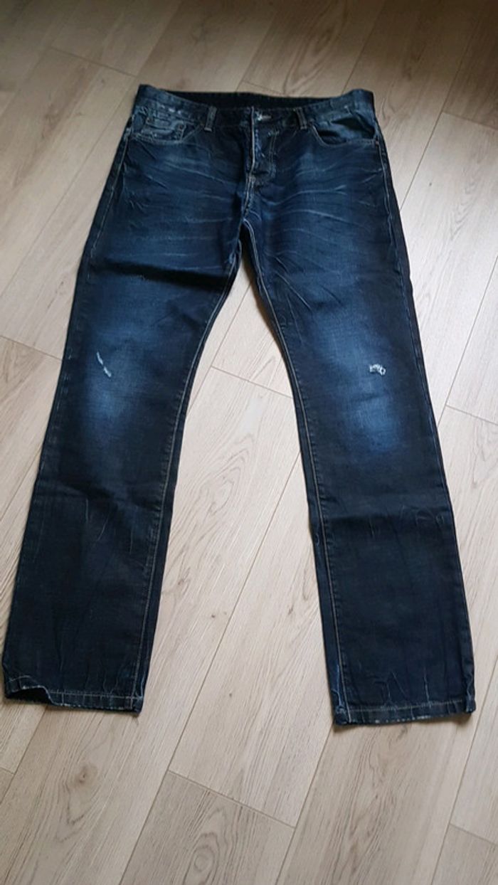 Jean bleu foncé coupé droite taille 44