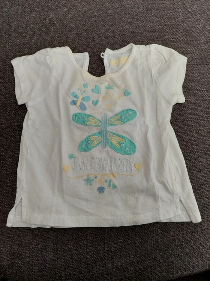 T-shirt et pantalon - photo numéro 2