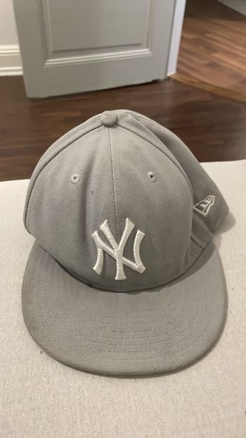 Casquette new era grise