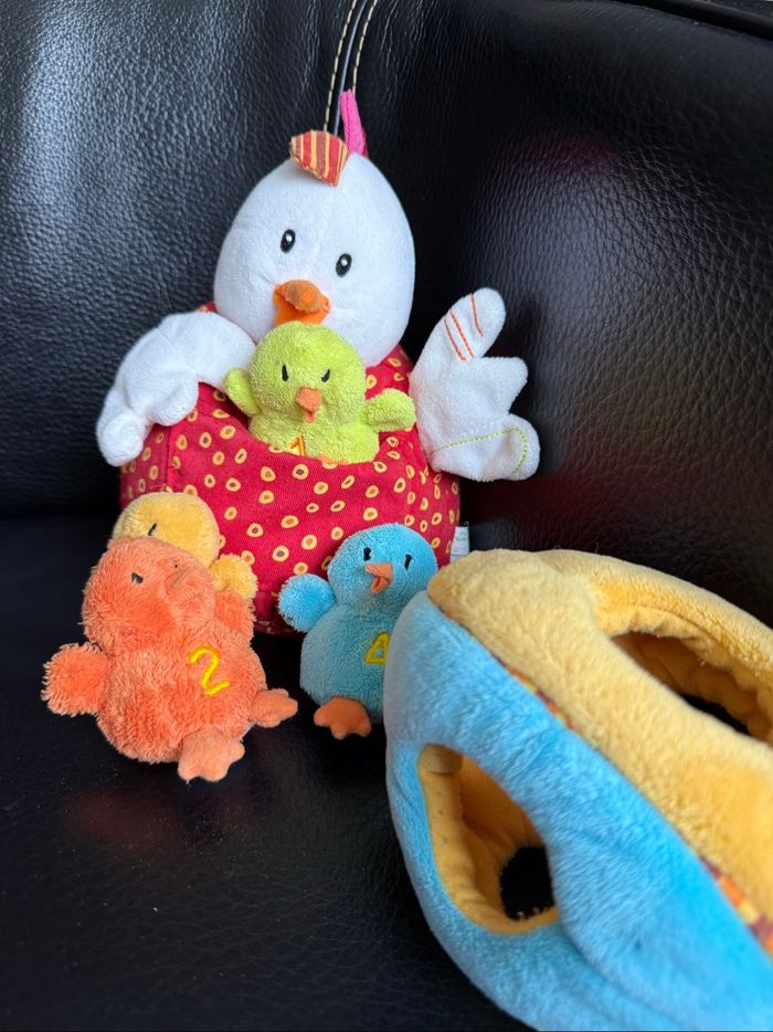 Poule Ophelie et ses 4 poussins lilliputiens - photo numéro 2