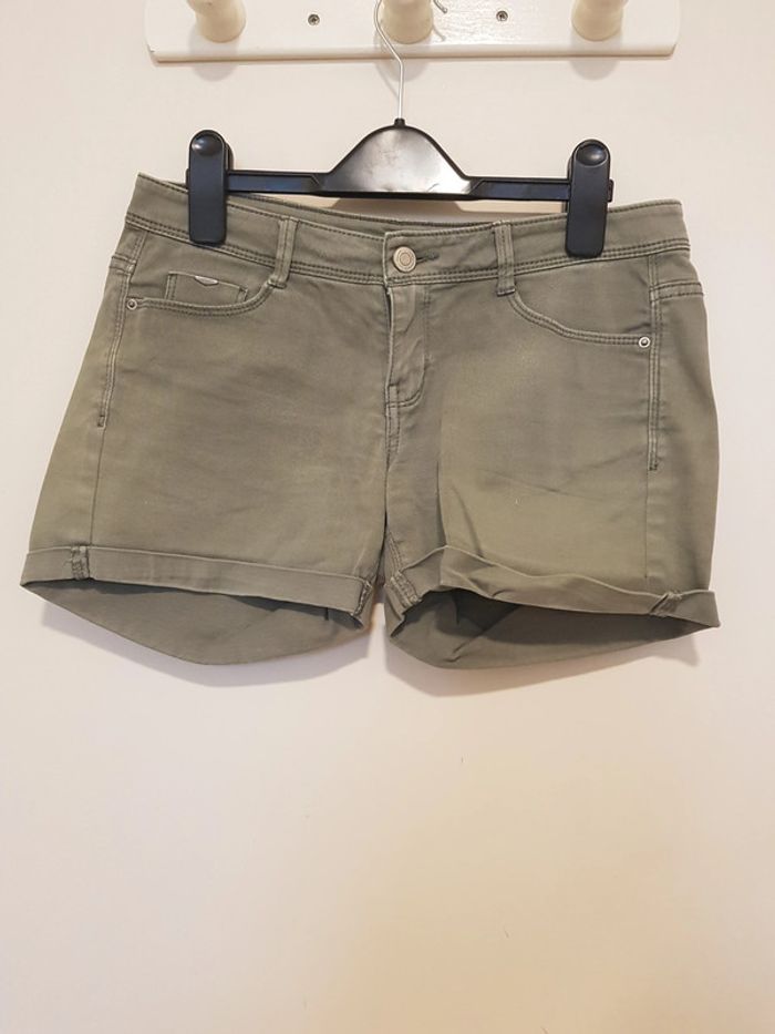 Short kaki - photo numéro 2