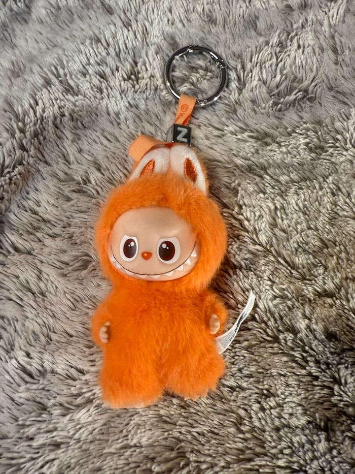 Popmart labubu pin for love lettre Z