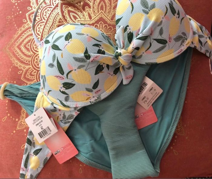 🍋Maillot de bain deux pièces motif citron lemon swimsuit new with tags🍋 - photo numéro 4