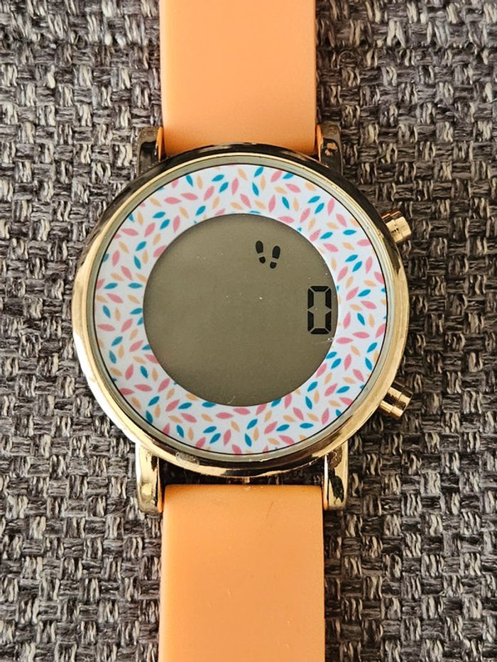 Montre digitale femme enfant PR-20-00670 silicone orange LCD podomètre silicone pile neuve chronomèt - photo numéro 4