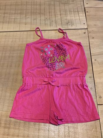 Combi short rose fuchsia Kiss melodie girl 5 ans en très bon état