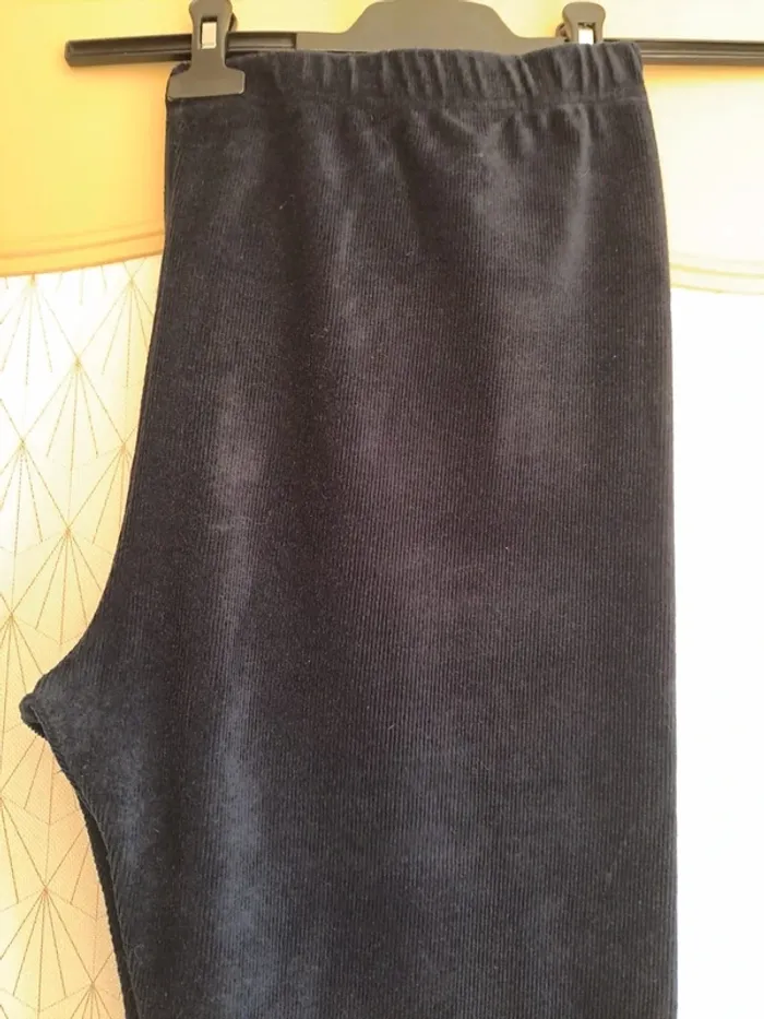 Pantalon femme velours comme neuf porté 1 fois T6 noir - photo numéro 4