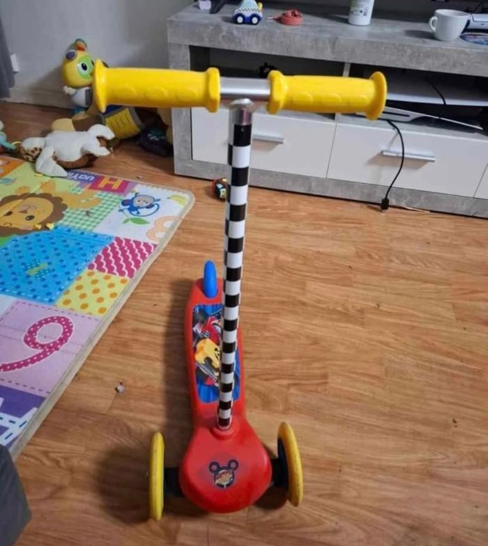 Trotinette mickey