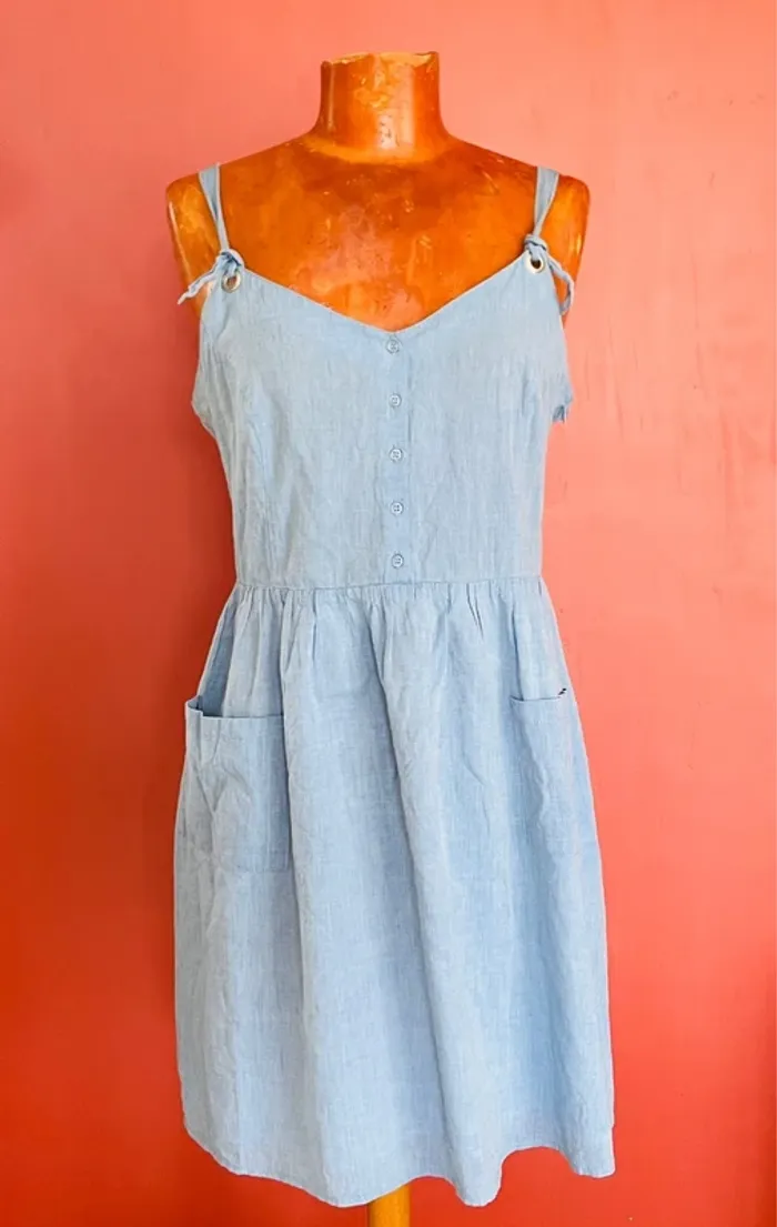 Jolie robe évasée imitation jean, avec poches, en coton