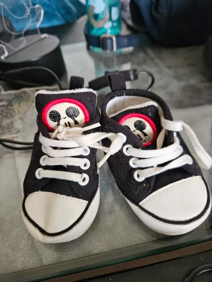 Chaussures souples nourisson mickey