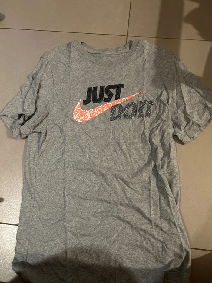 T-shirt Nike