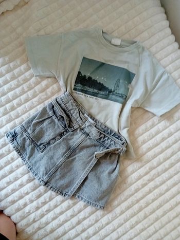 Ensemble jupe +t-shirt 6/7ans Zara 🩶🌼